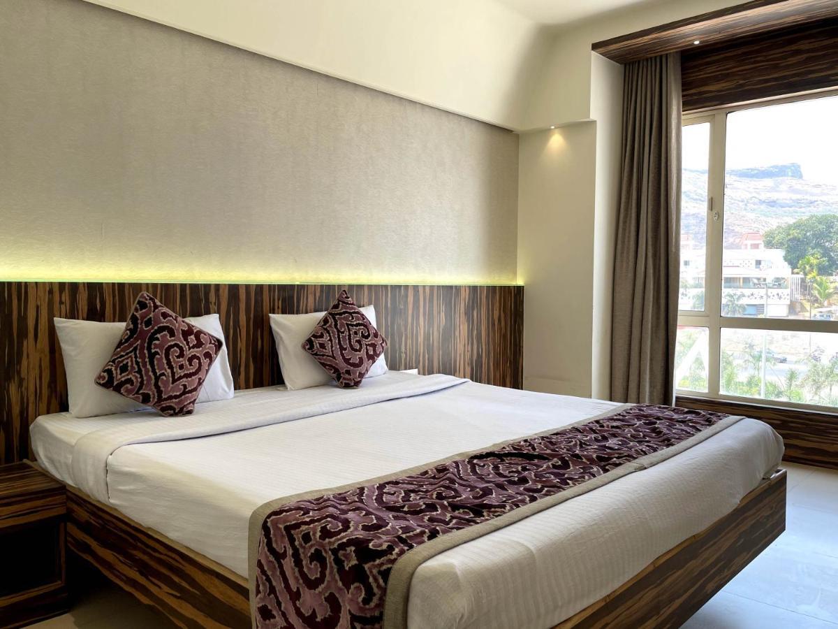 Hotel Grand Parivaar Igatpuri Bagian luar foto
